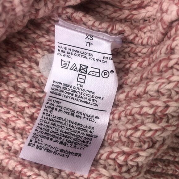 Banana Republic Pale Pink Sweater - Picture 4 of 6